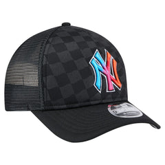 New York Yankees Gradient 9FORTY A-Frame M-Crown Trucker Adjustable Hat - Black | New Era