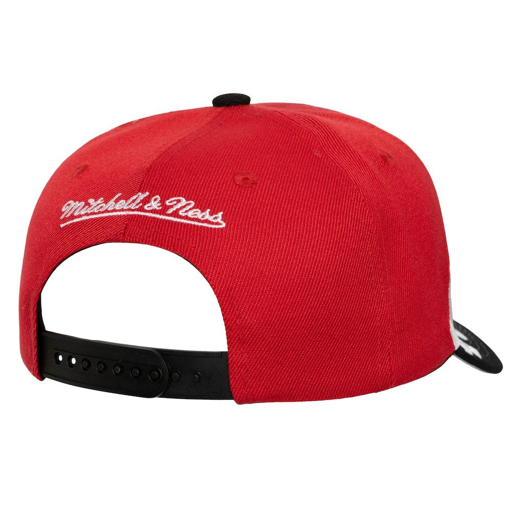 Chicago Bulls Underarch Two-Tone Pro Crown Snapback Hat - Red/Black | Mitchell & Ness for sale