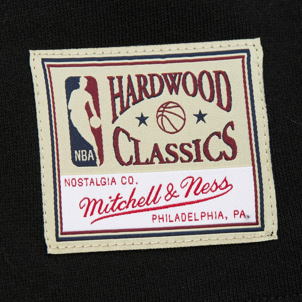 Chicago Bulls Women's Hardwood Classics Cropped Pullover Hoodie - Black | Mitchell & Ness online