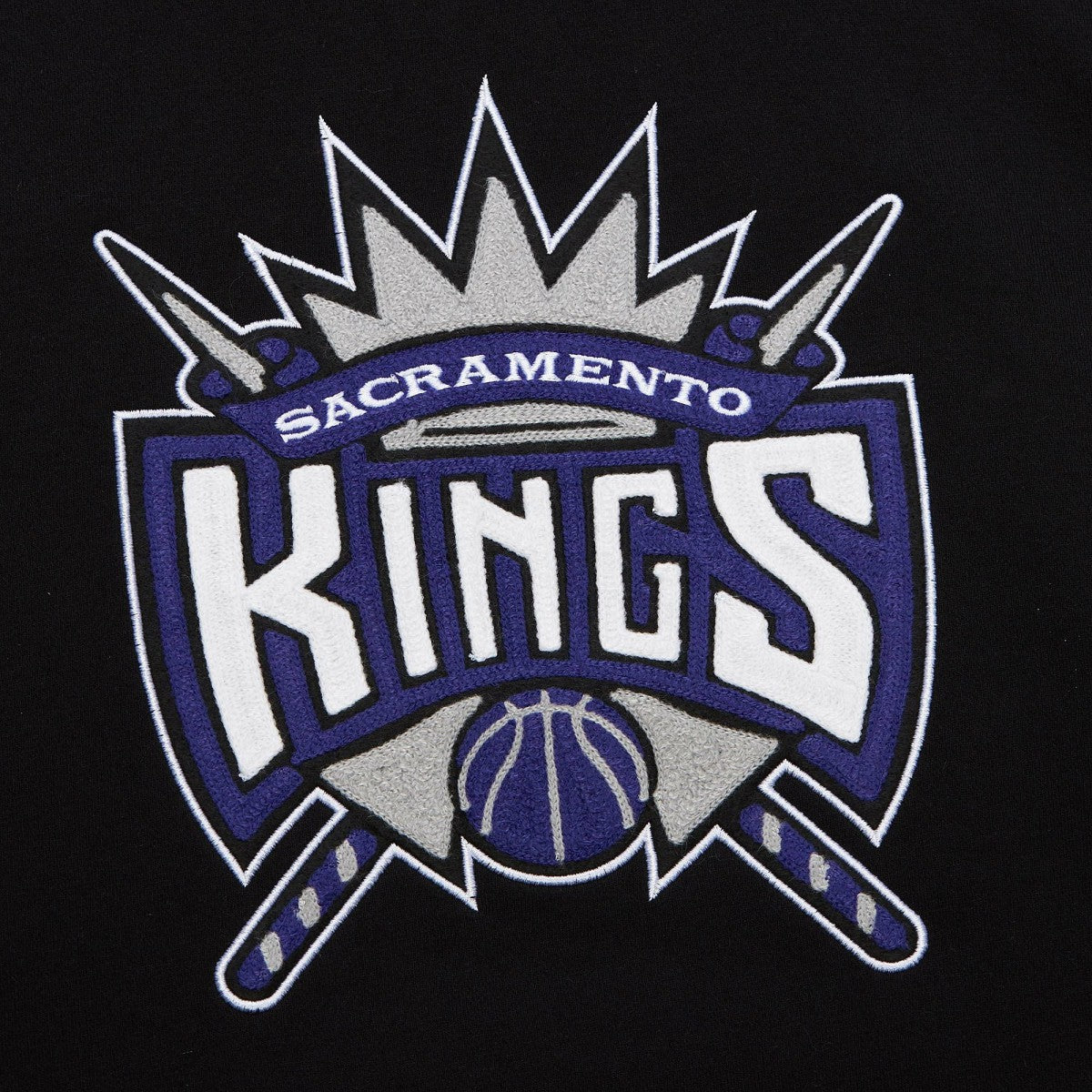 Sacramento Kings Chainstitch Applique Vintage Heavyweight Pullover Hoodie - Black | Mitchell & Ness discount