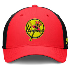 New York Yankees Neon 90s Rise SwooshFlex Hat - Crimson/Black | Nike