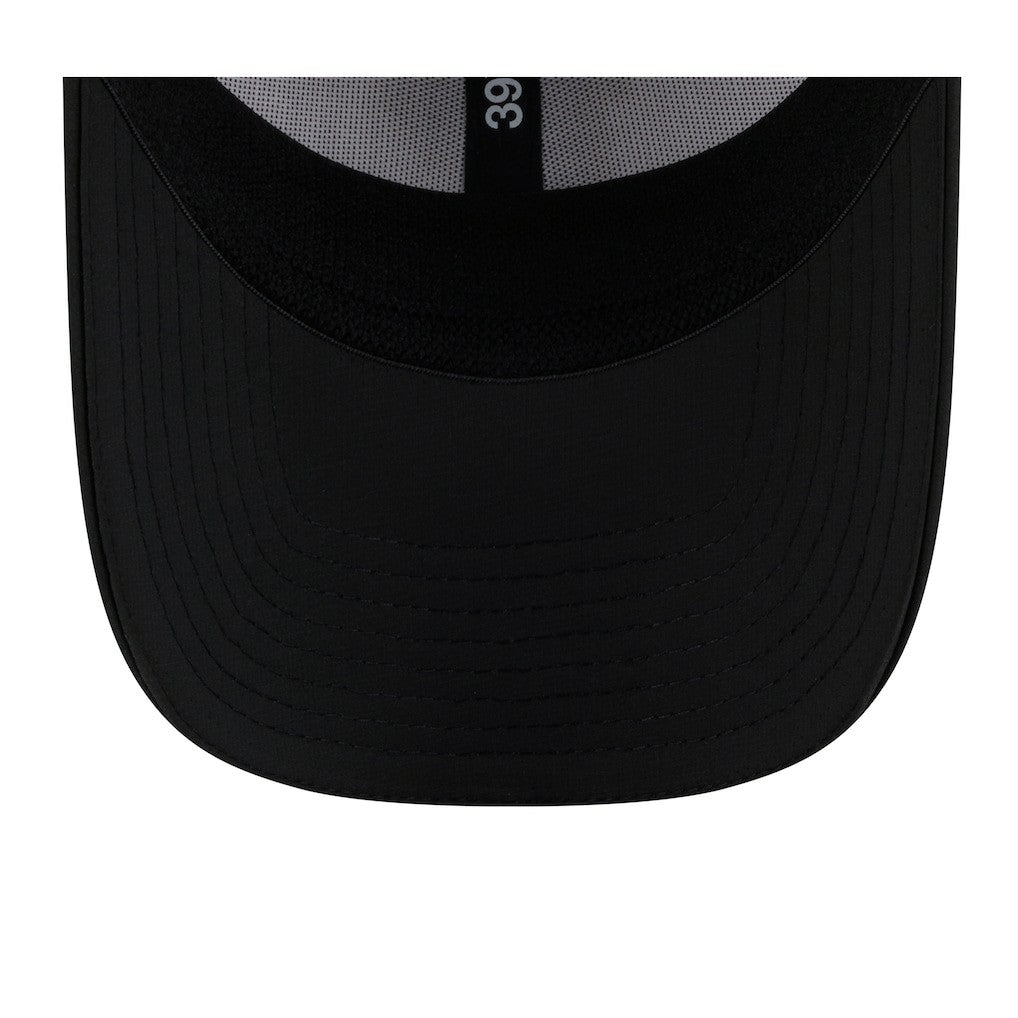 Atlanta Falcons New Era 2025 NFL Training Camp 39THIRTY Flex Hat - White/Black on sale