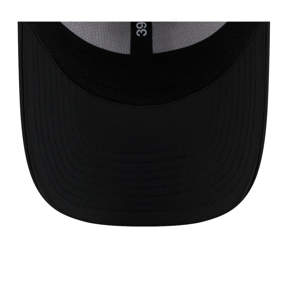 Atlanta Falcons New Era 2025 NFL Training Camp 39THIRTY Flex Hat - White/Black on sale