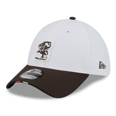 Cleveland Browns New Era 2025 NFL Training Camp Throwback Logo 39THIRTY Flex Hat - White/Brown on sale