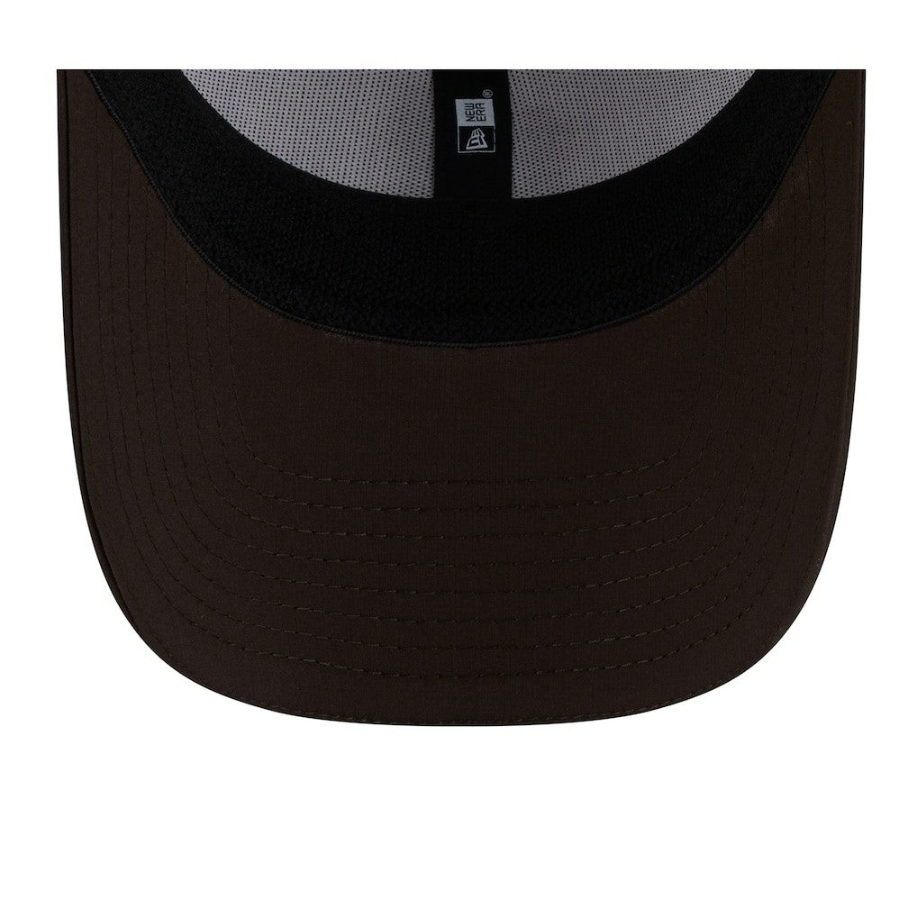 Cleveland Browns New Era 2025 NFL Training Camp Throwback Logo 39THIRTY Flex Hat - White/Brown on sale