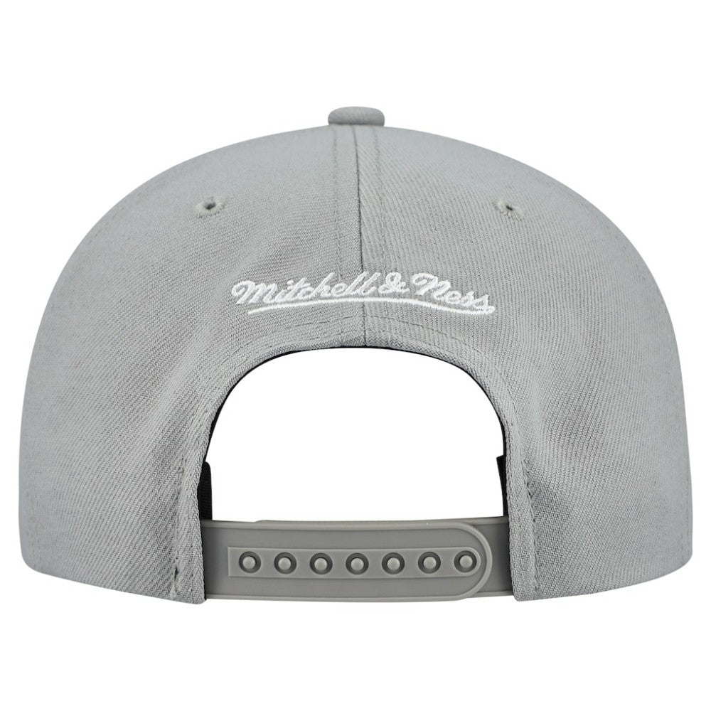 San Francisco Giants Cooperstown Collection Basic Flip Snapback Hat - Gray | Mitchell & Ness