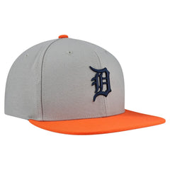 Detroit Tigers Basic Flip Snapback Hat - Gray | Mitchell & Ness