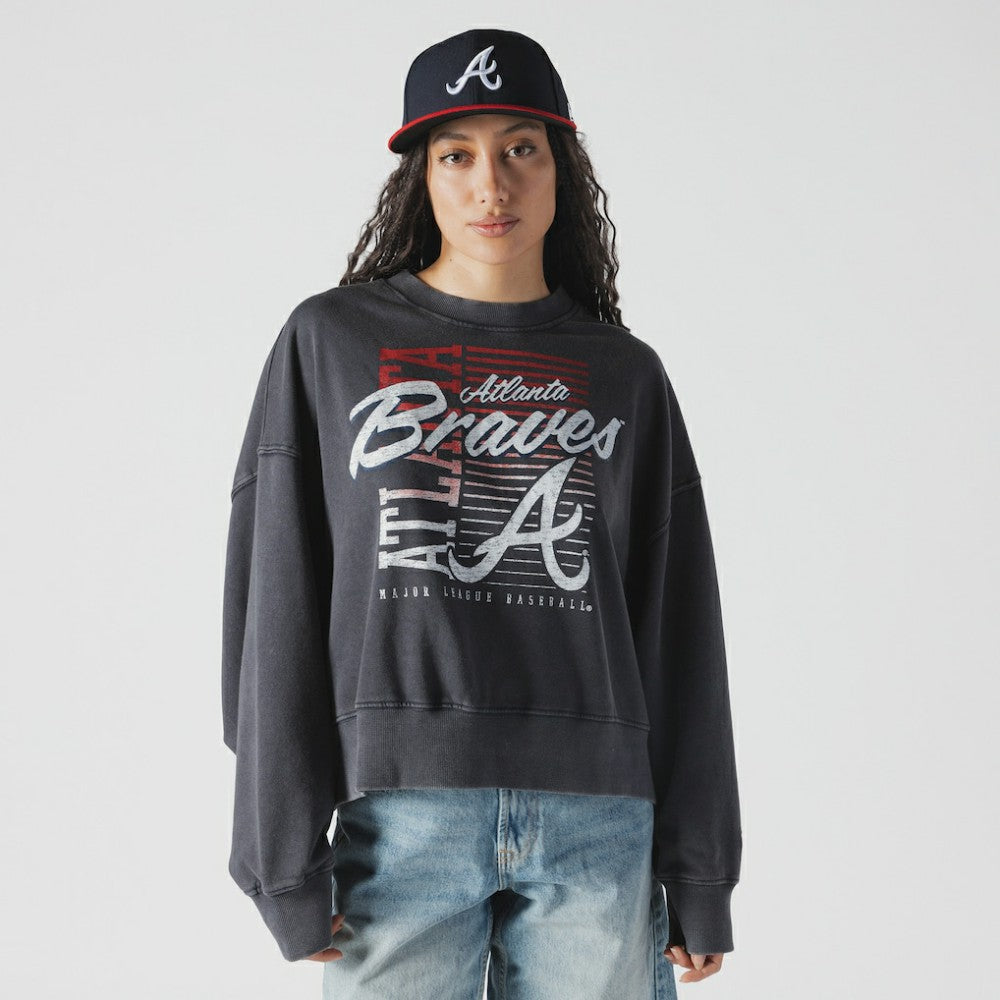 Atlanta Braves Women's Boxy Mineral Wash Dolmen Sleeve Cropped Sweatshirt - Navy | New Era
