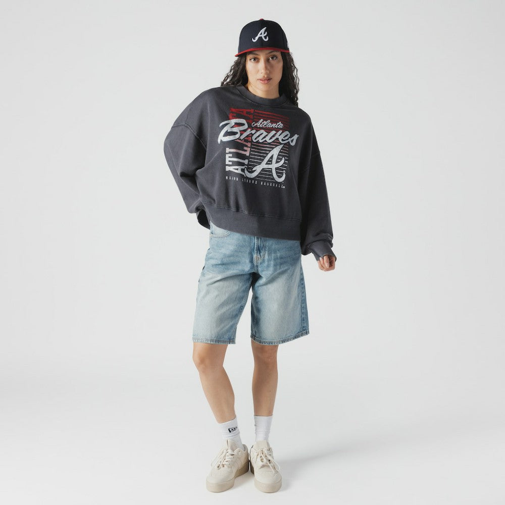 Atlanta Braves Women's Boxy Mineral Wash Dolmen Sleeve Cropped Sweatshirt - Navy | New Era