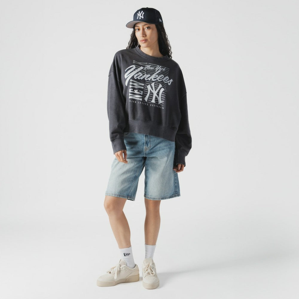 New York Yankees Women's Boxy Mineral Wash Dolmen Sleeve Cropped Sweatshirt - Navy | New Era