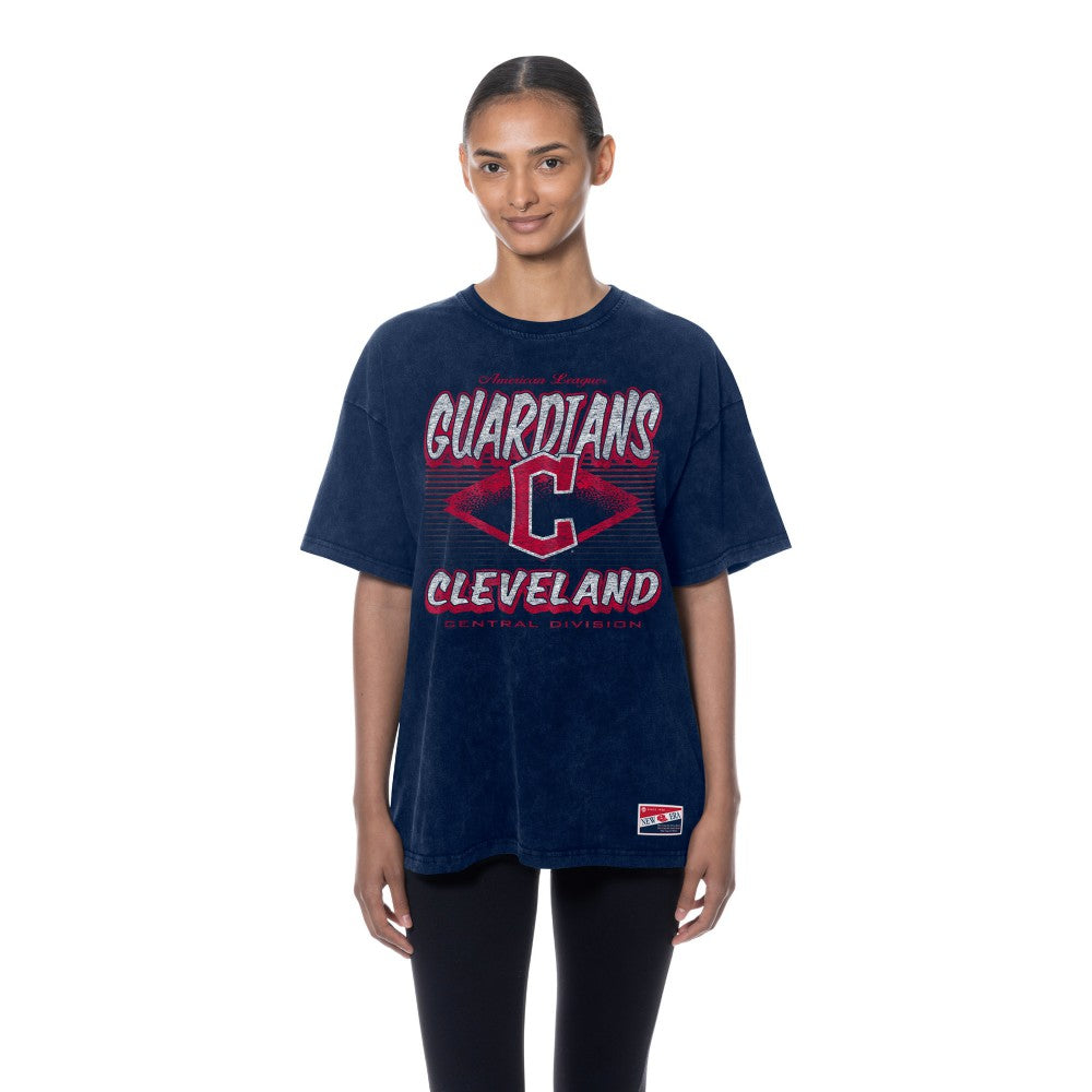 Cleveland Guardians Women's Mineral Wash Oversized T-Shirt - Navy | New Era