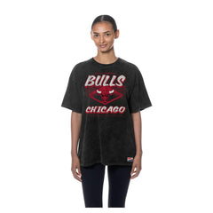 Chicago Bulls Women's Throwback Mineral Wash Oversized T-Shirt sale - Black | New Era for sale