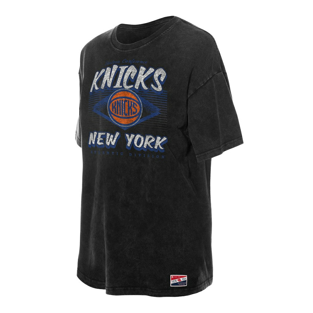 New York Knicks Women's Throwback Mineral Wash Oversized T-Shirt - Black | New Era on sale