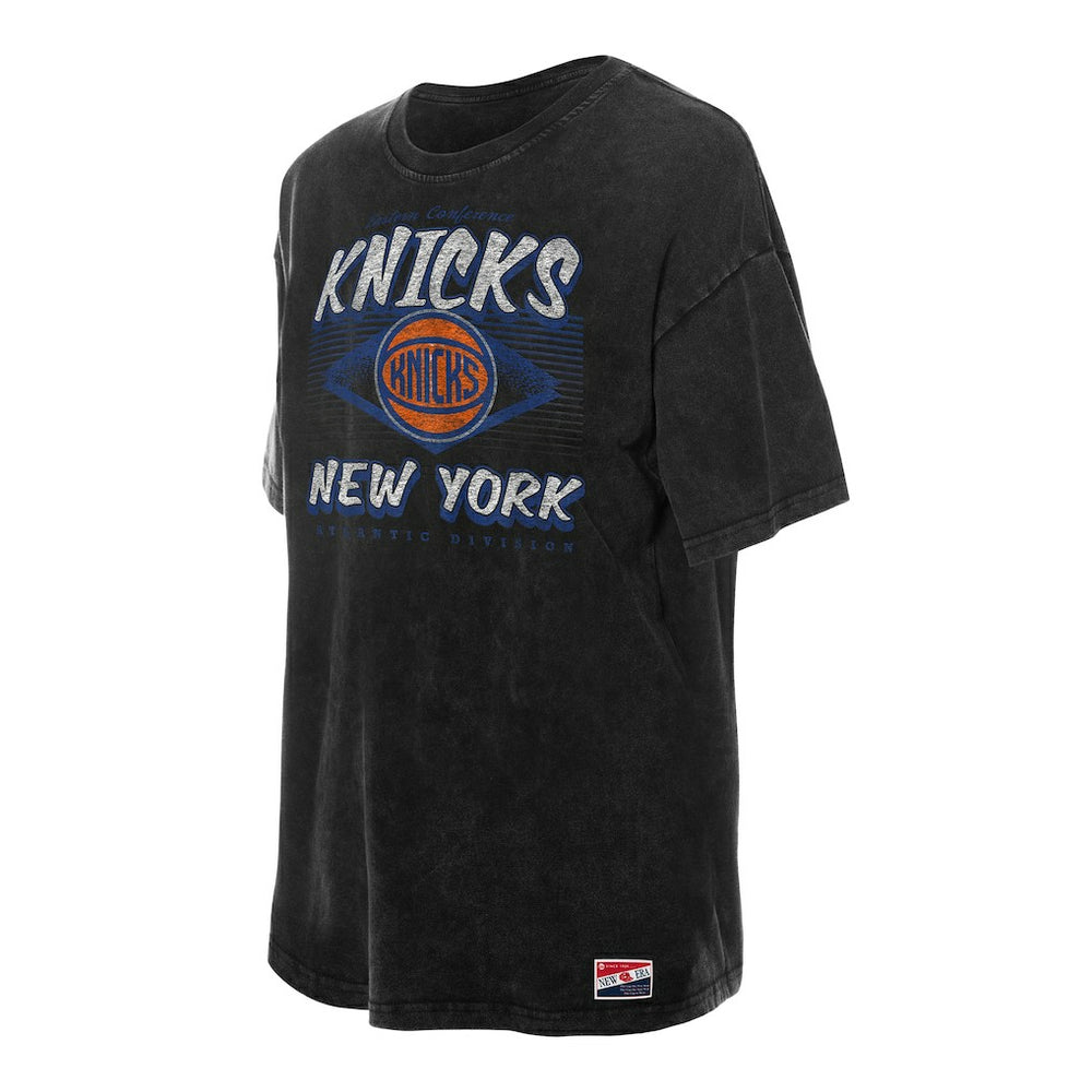 New York Knicks Women's Throwback Mineral Wash Oversized T-Shirt - Black | New Era on sale