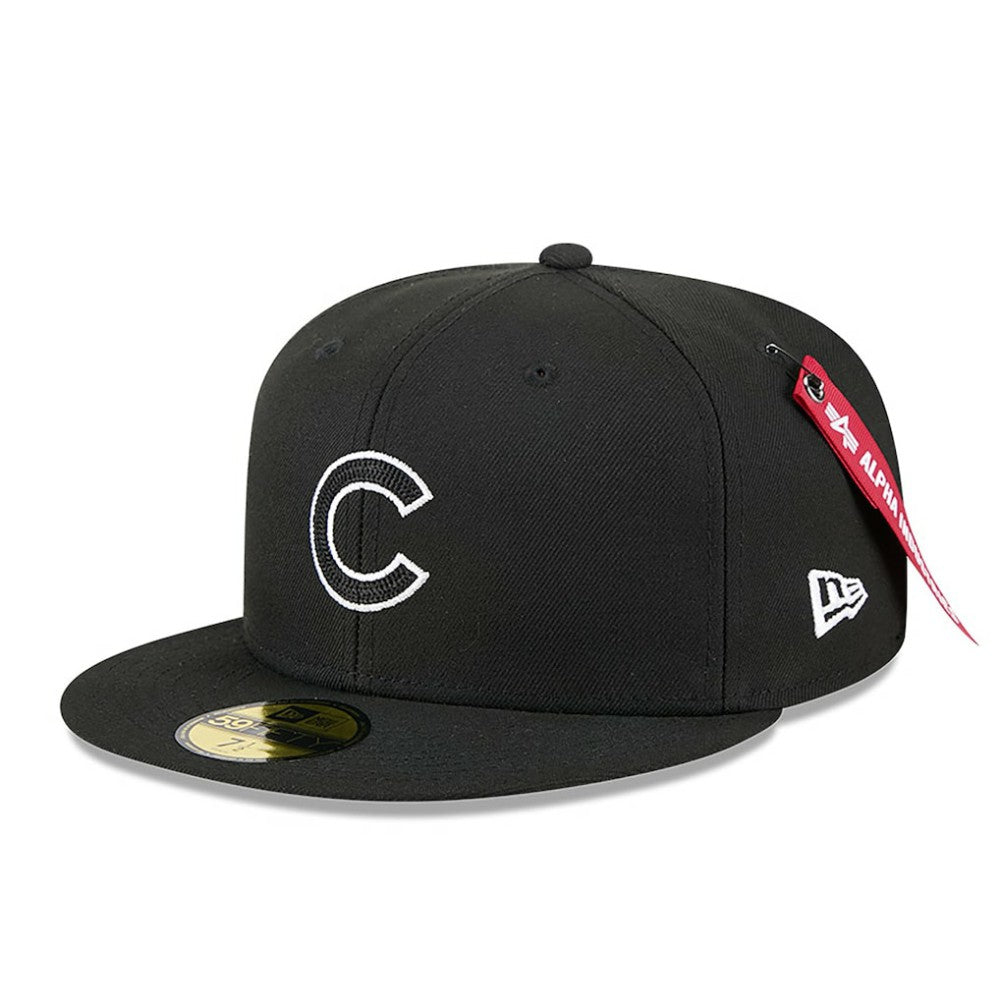 Chicago Cubs x Alpha Industries 59FIFTY Fitted Hat - Black | New Era
