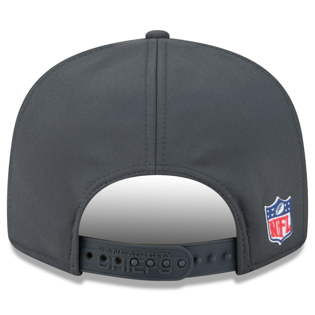 Kansas City Chiefs New Era 2025 Sideline Cold Weather Split Panel 9FIFTY Snapback Hat - Charcoal sale