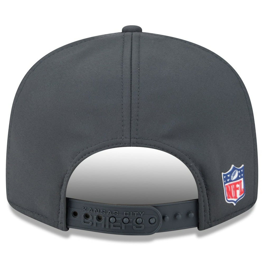 Kansas City Chiefs New Era 2025 Sideline Cold Weather Split Panel 9FIFTY Snapback Hat - Charcoal sale