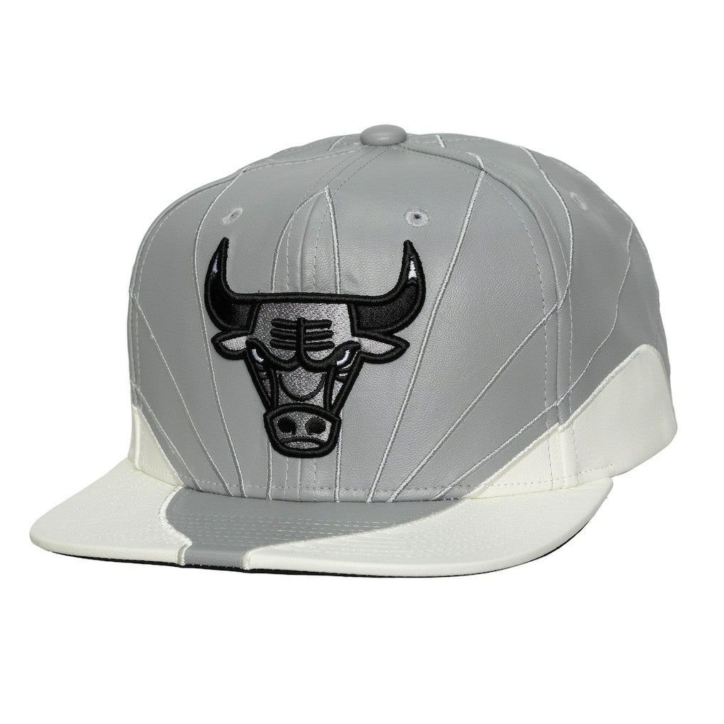 Chicago Bulls Day 12 Two-Tone Faux Leather Snapback Hat - Gray/White | Mitchell & Ness shop