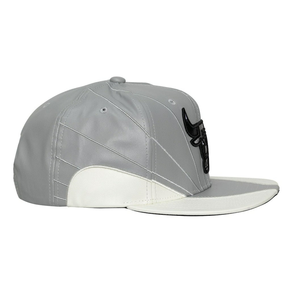 Chicago Bulls Day 12 Two-Tone Faux Leather Snapback Hat - Gray/White | Mitchell & Ness shop