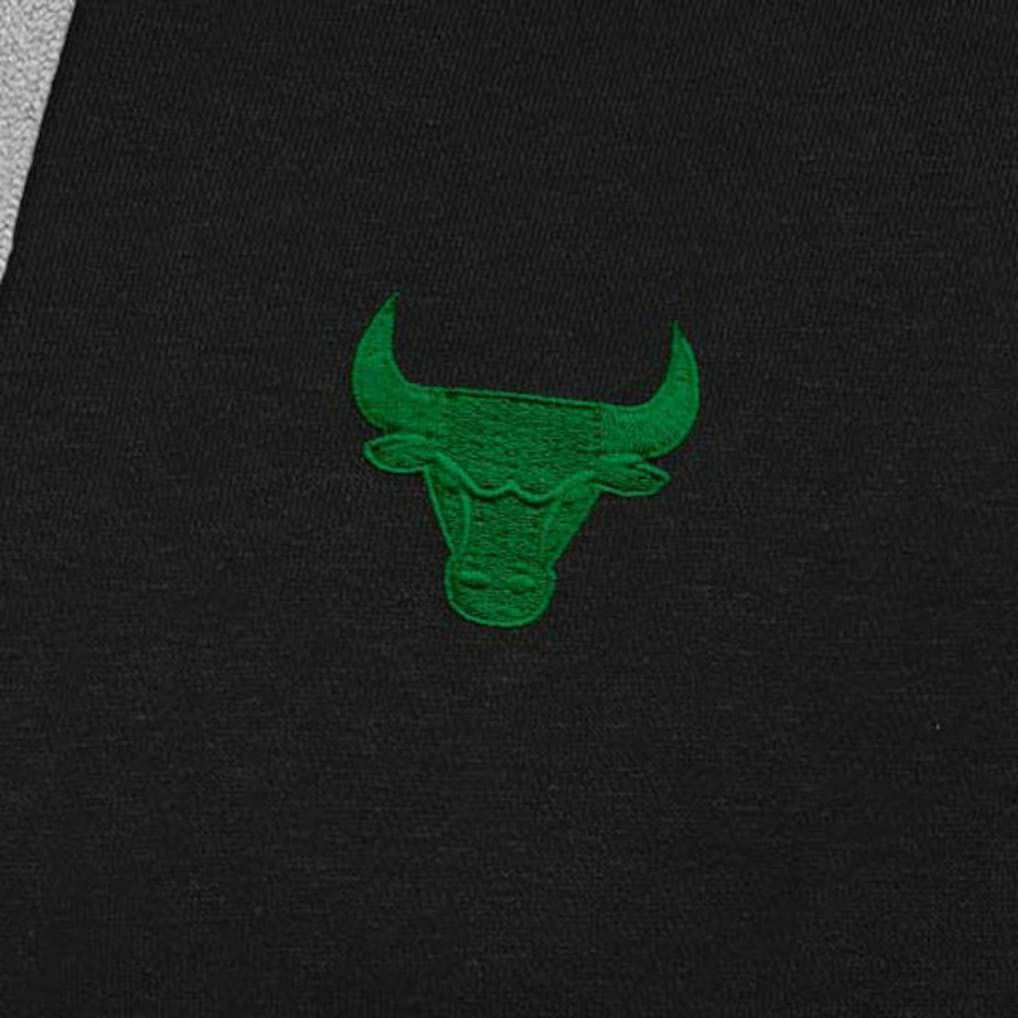 Chicago Bulls Antigua St. Patrick's Day Victory Raglan Pullover Hoodie - Black cheap