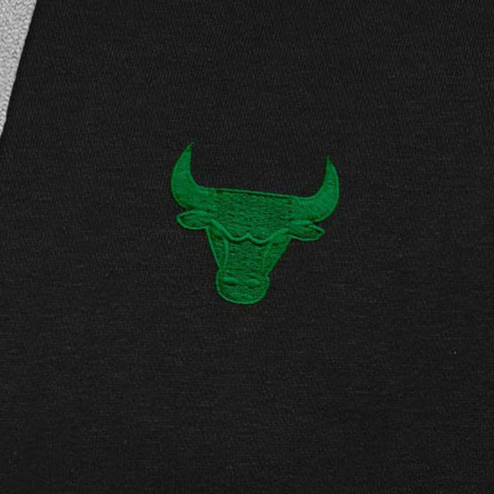 Chicago Bulls Antigua St. Patrick's Day Victory Raglan Pullover Hoodie - Black cheap