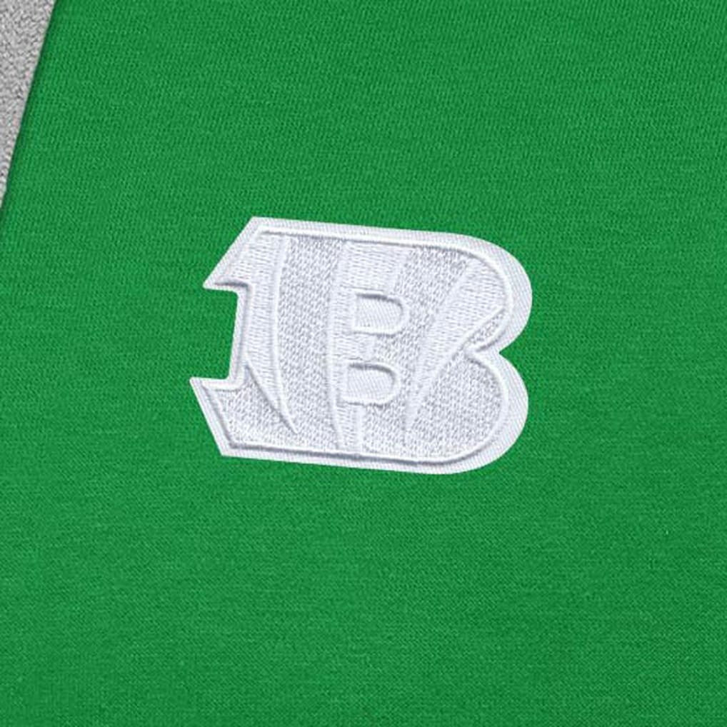 Cincinnati Bengals Antigua St. Patrick's Day Victory Pullover Hoodie - Kelly Green on sale