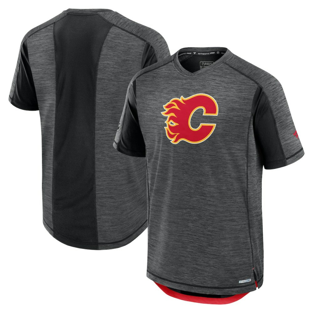 Calgary Flames Fanatics Authentic Pro Rink Performance T-Shirt Heather Charcoal