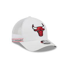 Chicago Bulls Featherweight Team Tape 9FORTY M-Crown A-Frame Adjustable Hat - White | New Era for sale