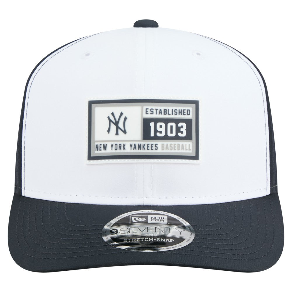 New York Yankees Established Patch 9SEVENTY Adjustable Hat - White/Navy | New Era