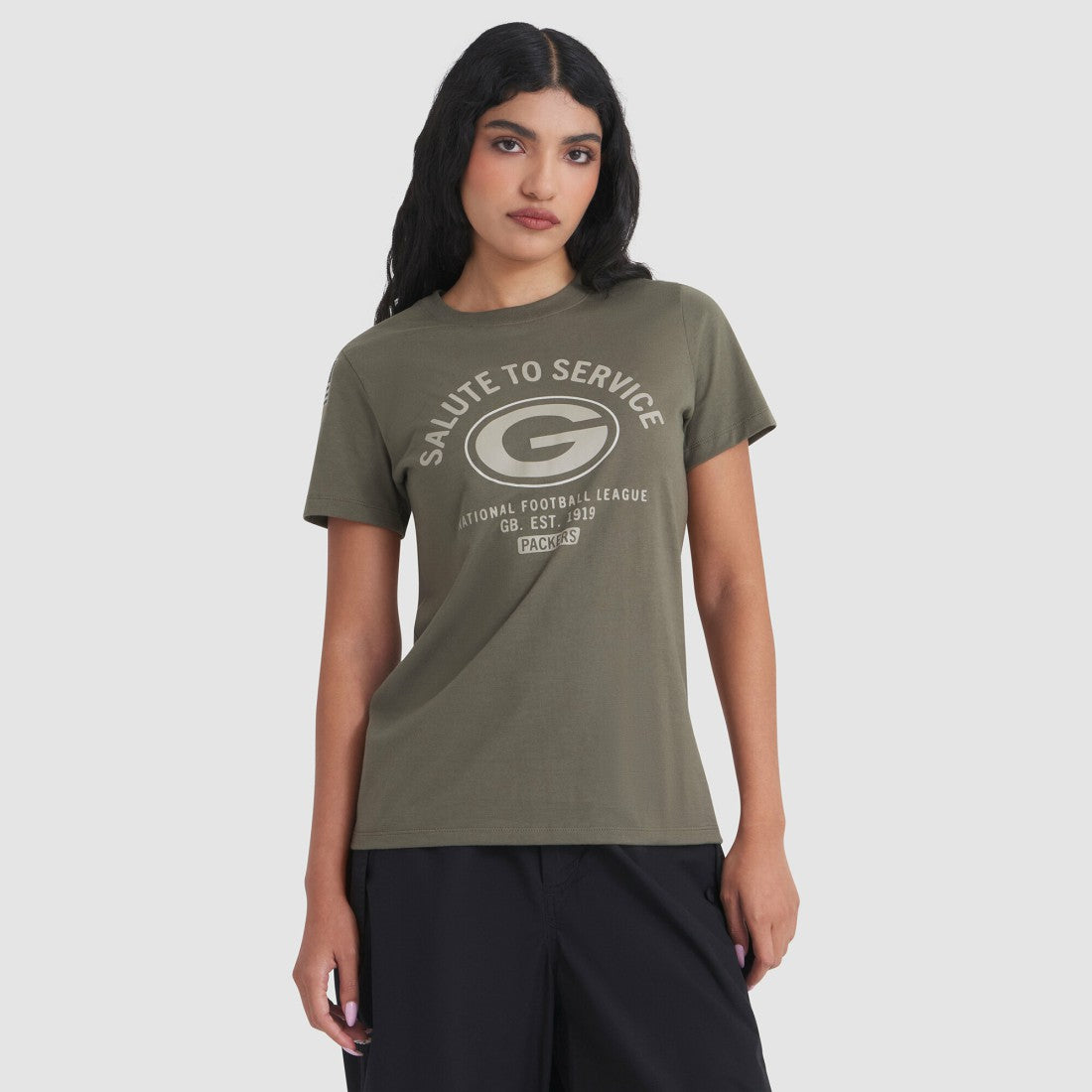 Green Bay Packers Women's 2025 Salute to Service Sideline T-Shirt - Olive | Nike for sale