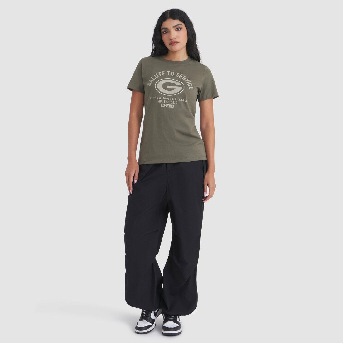 Green Bay Packers Women's 2025 Salute to Service Sideline T-Shirt - Olive | Nike for sale