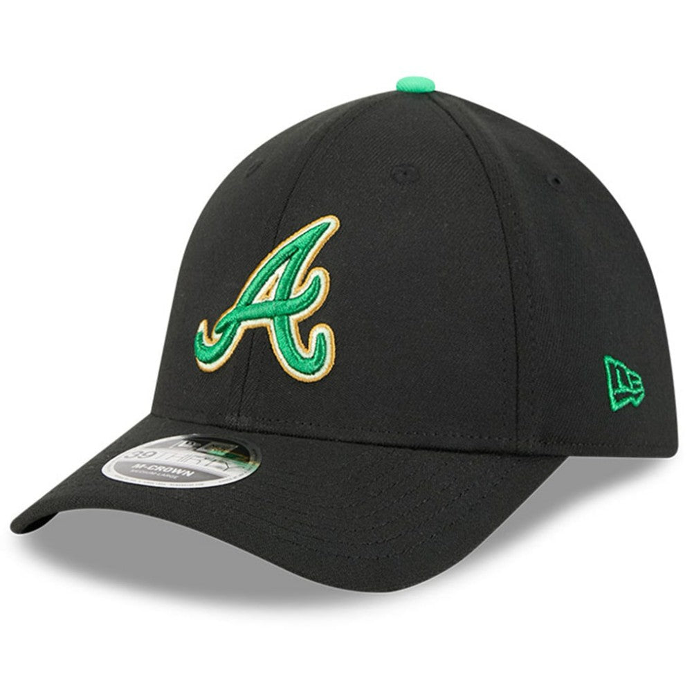 Atlanta Braves 2026 St. Patrick's Day 39THIRTY Flex Hat - Black | New Era