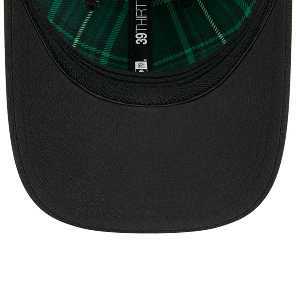 Atlanta Braves 2026 St. Patrick's Day 39THIRTY Flex Hat - Black | New Era