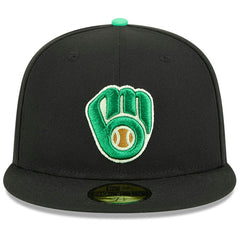 Milwaukee Brewers 2026 St. Patrick's Day 59FIFTY Fitted Hat - Black | New Era