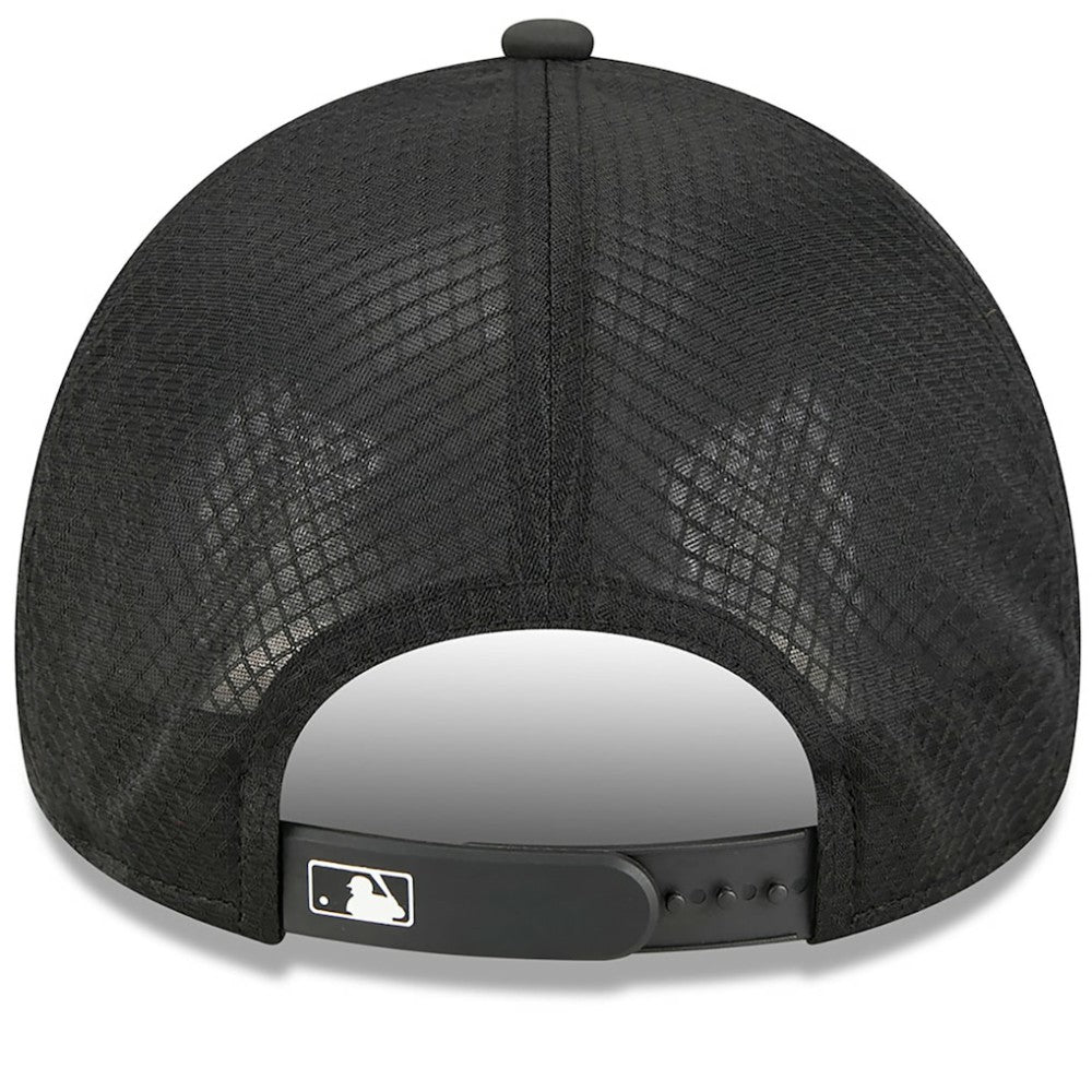 San Francisco Giants 2026 Batting Practice Alternate Apex 9FORTY Adjustable Hat - Black | New Era