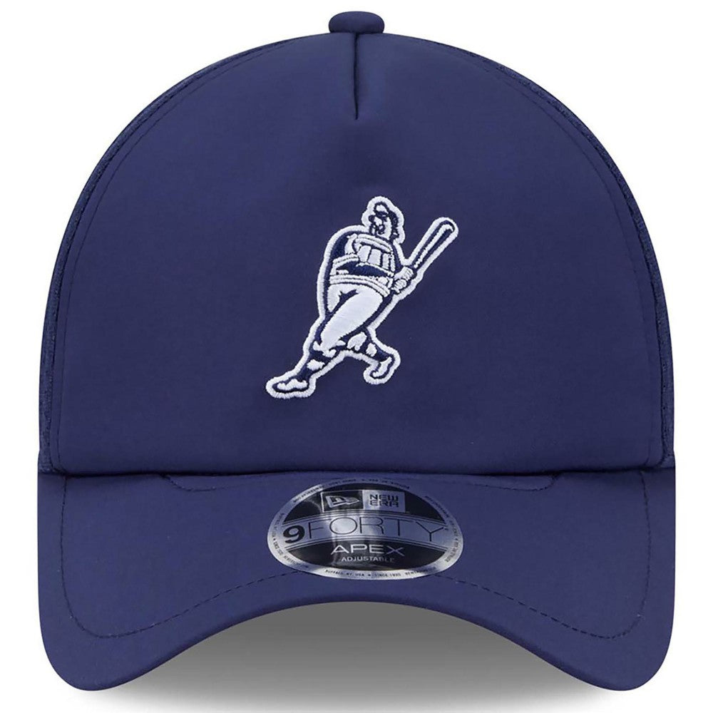 Milwaukee Brewers 2026 Batting Practice Alternate Apex 9FORTY Adjustable Hat - Navy | New Era