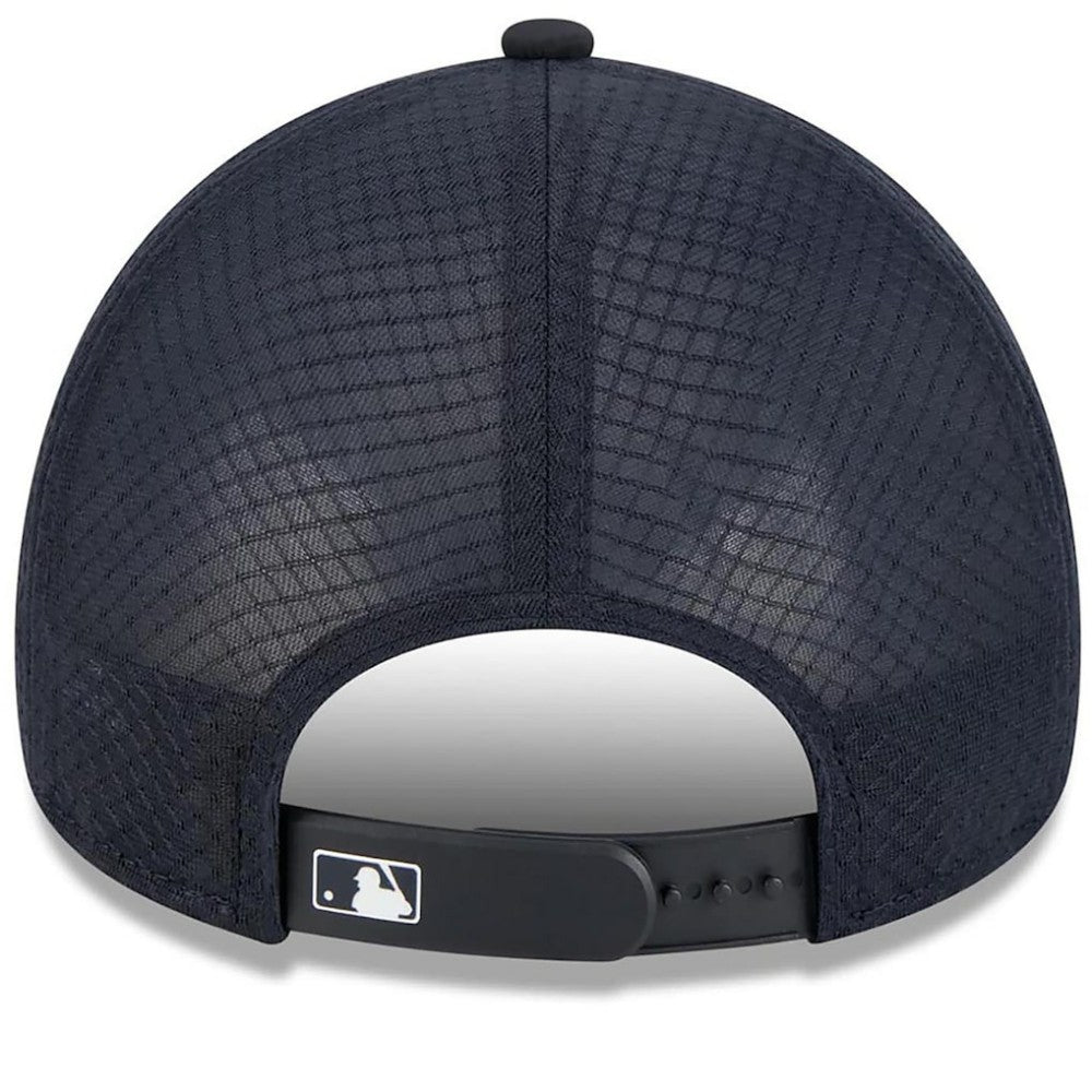 Boston Red Sox 2026 Batting Practice Alternate Apex 9FORTY Adjustable Hat - Navy | New Era