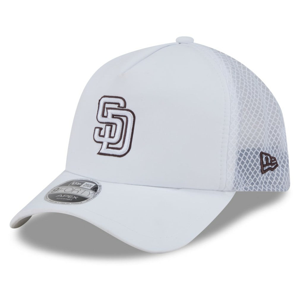 San Diego Padres 2026 Batting Practice Apex 9FORTY Adjustable Trucker Hat - White | New Era