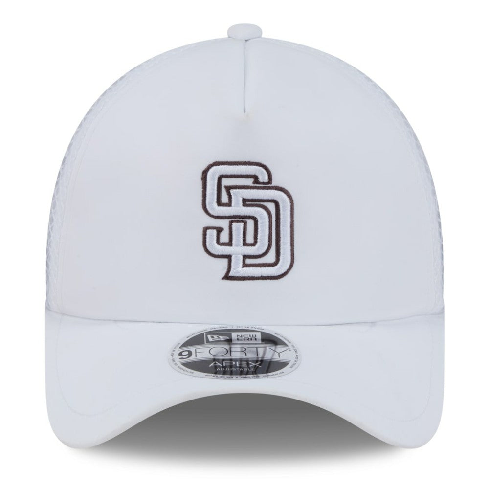 San Diego Padres 2026 Batting Practice Apex 9FORTY Adjustable Trucker Hat - White | New Era