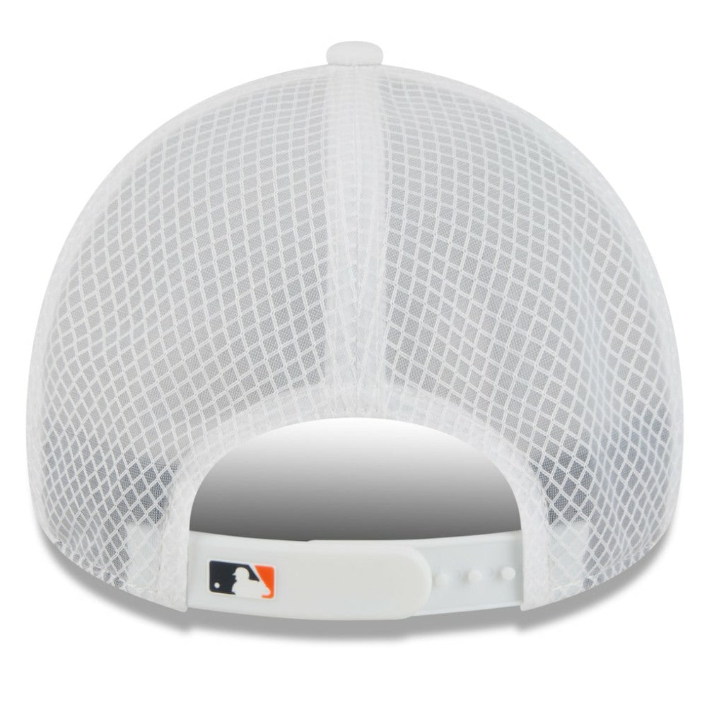 Detroit Tigers 2026 Batting Practice Apex 9FORTY Adjustable Trucker Hat - White | New Era