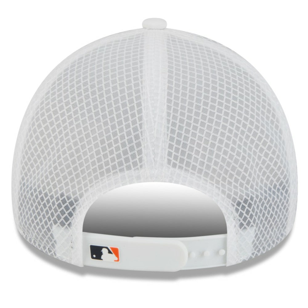 Houston Astros 2026 Batting Practice Apex 9FORTY Adjustable Trucker Hat - White | New Era
