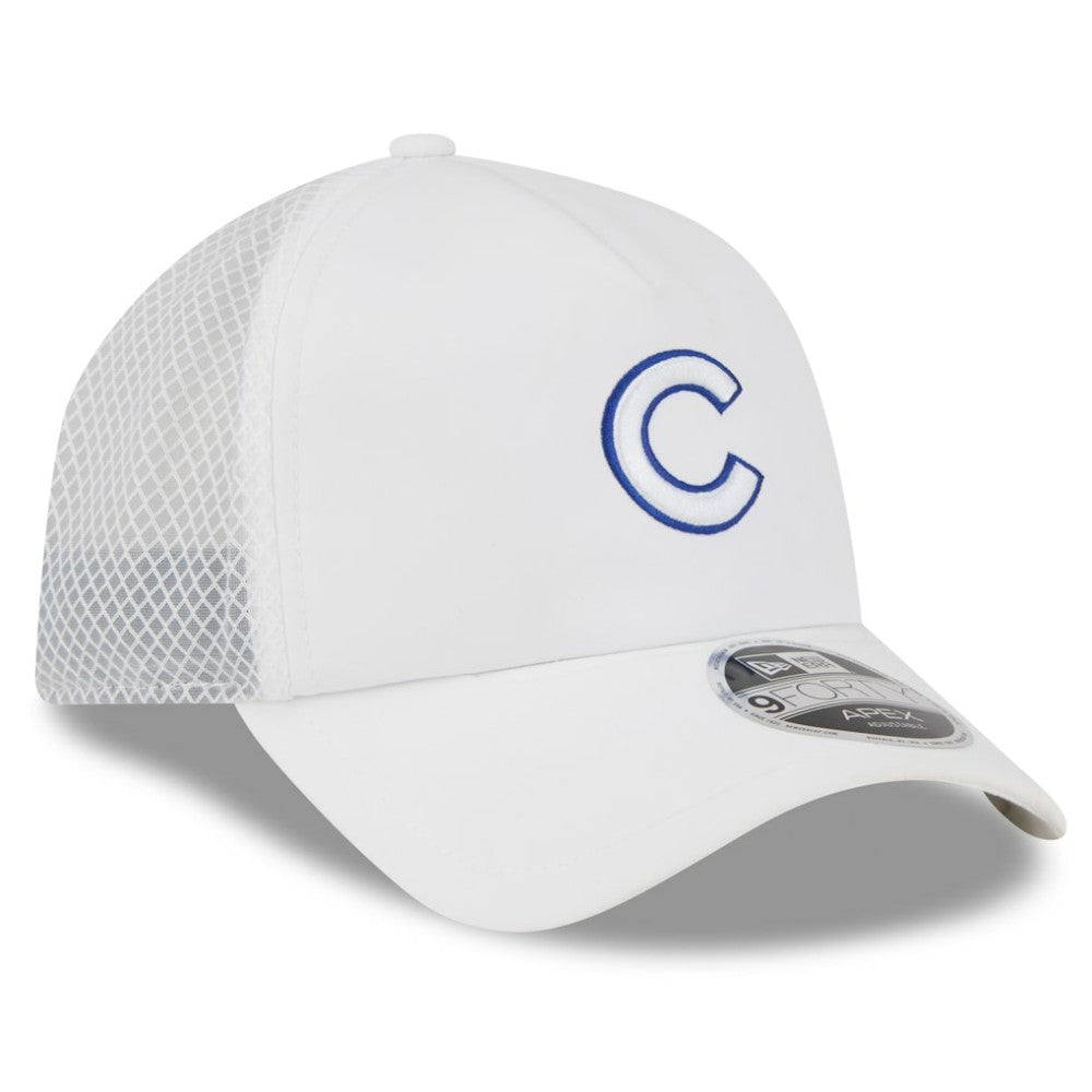 Chicago Cubs 2026 Batting Practice Apex 9FORTY Adjustable Trucker Hat - White | New Era