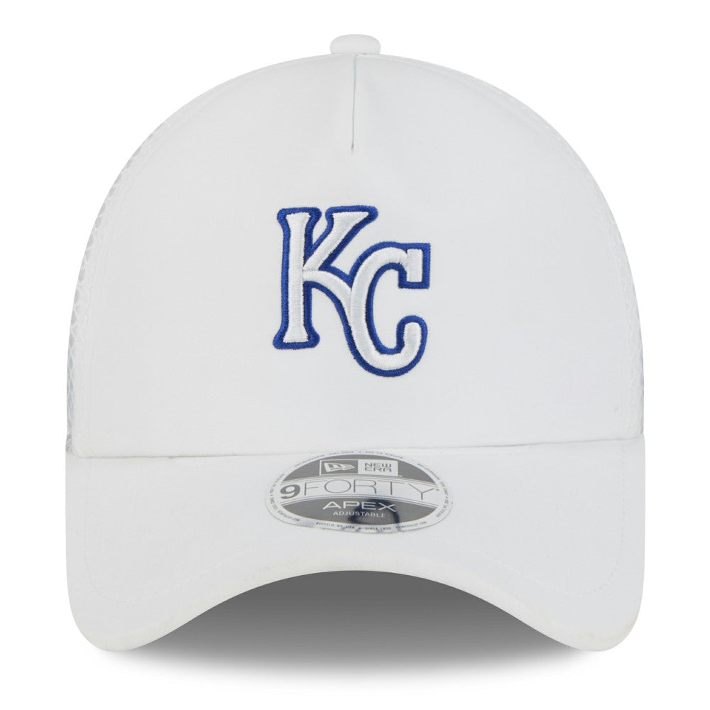 Kansas City Royals 2026 Batting Practice Apex 9FORTY Adjustable Trucker Hat - White | New Era