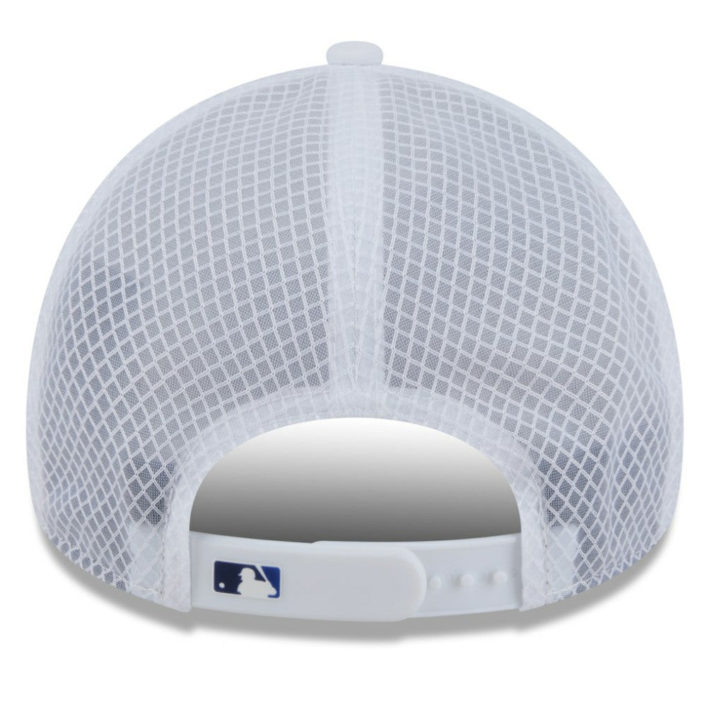Toronto Blue Jays 2026 Batting Practice Apex 9FORTY Adjustable Trucker Hat - White | New Era