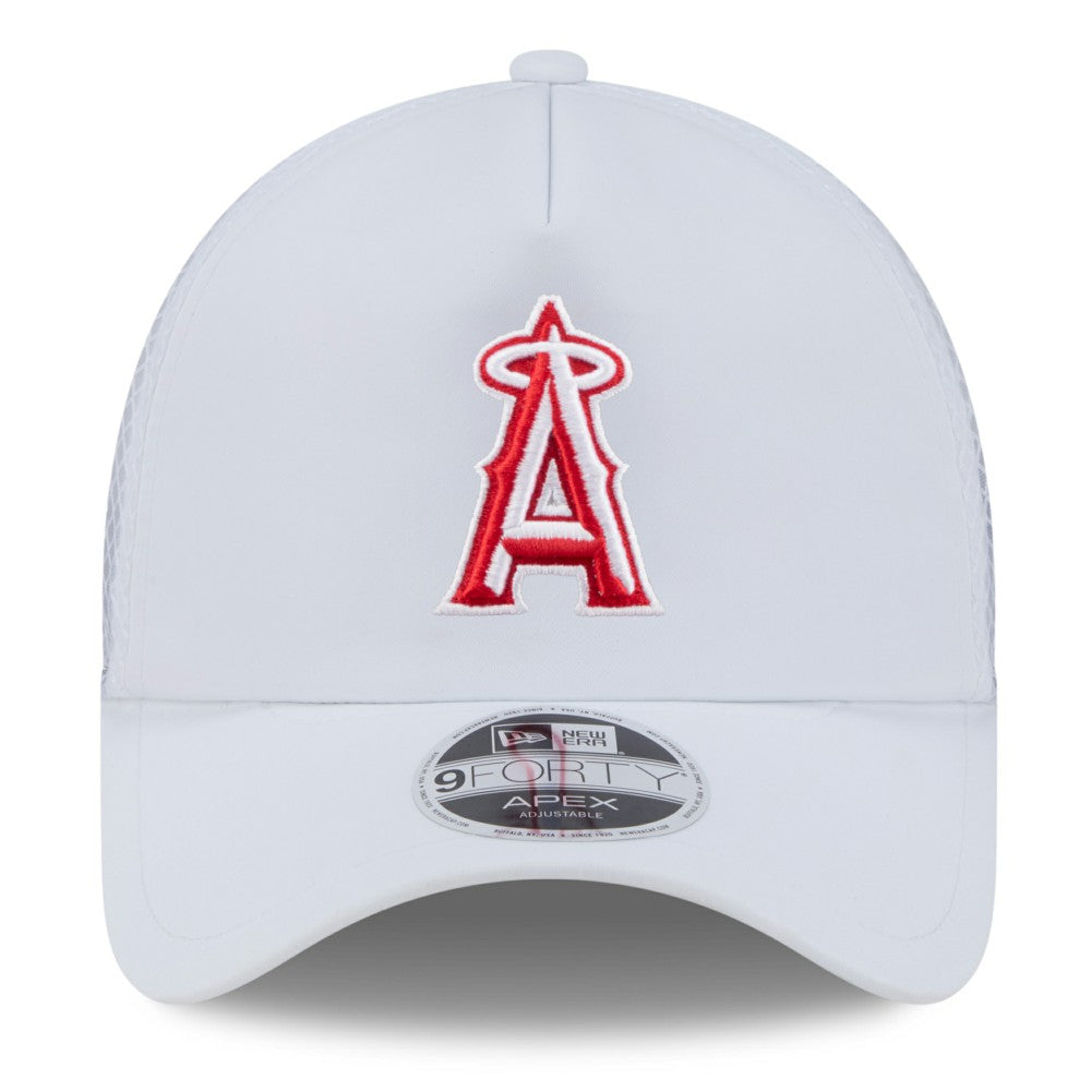Los Angeles Angels 2026 Batting Practice Apex 9FORTY Adjustable Trucker Hat - White | New Era