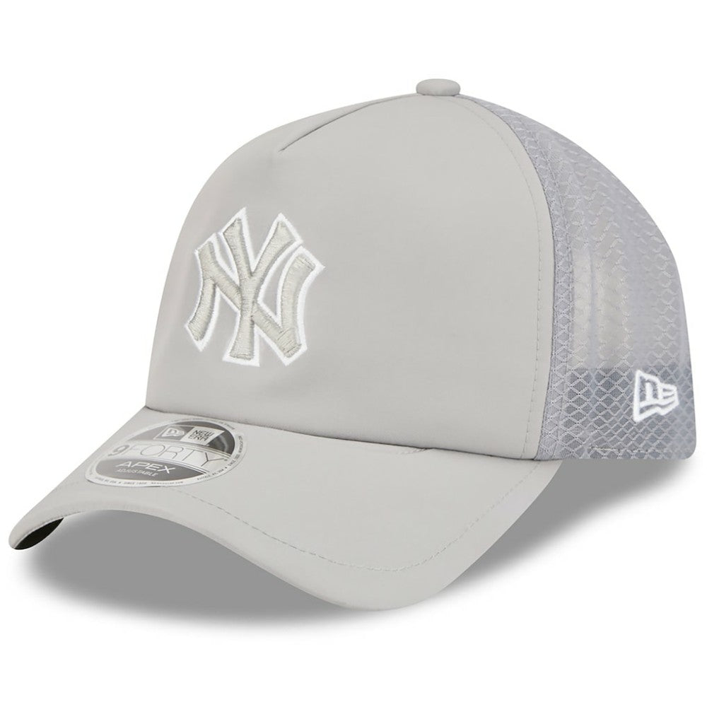 New York Yankees 2026 Batting Practice Apex 9FORTY Adjustable Trucker Hat - Gray | New Era