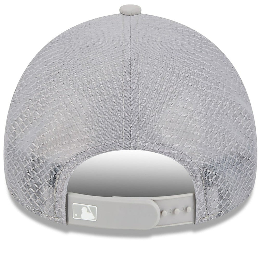 New York Yankees 2026 Batting Practice Apex 9FORTY Adjustable Trucker Hat - Gray | New Era