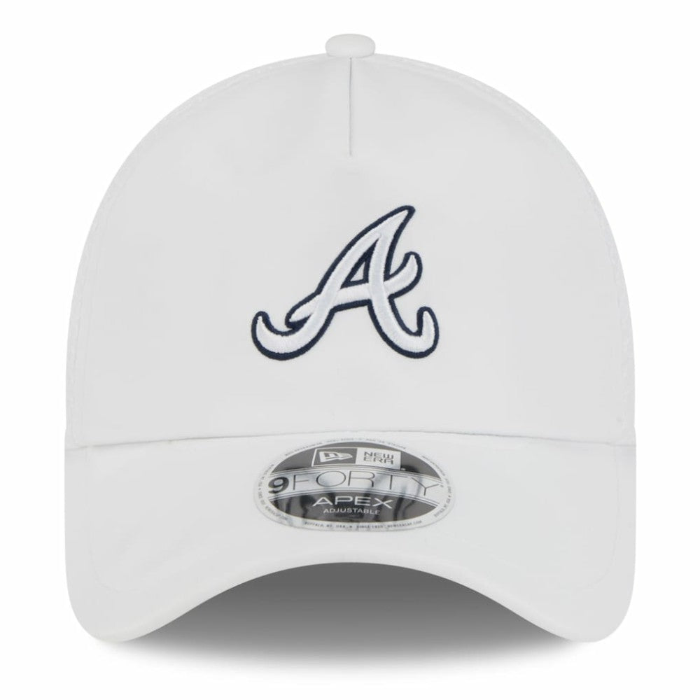 Atlanta Braves 2026 Batting Practice Apex 9FORTY Adjustable Trucker Hat - White | New Era