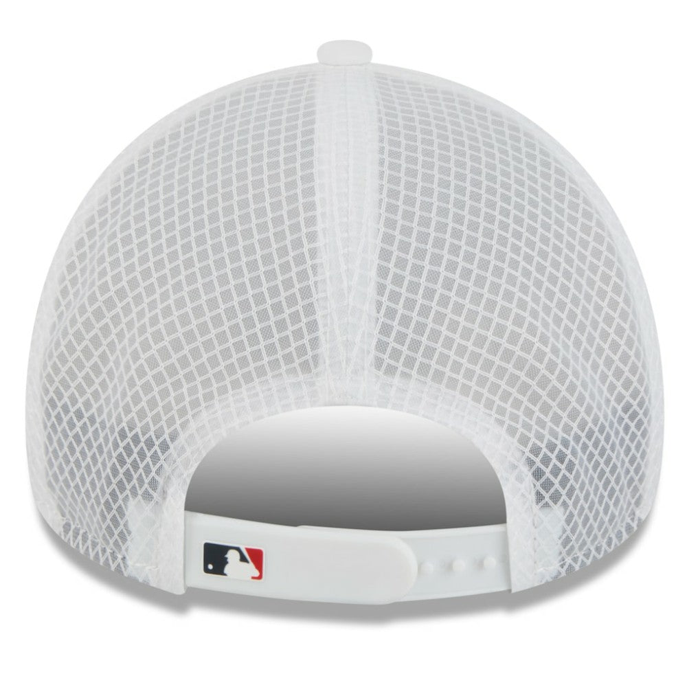 Atlanta Braves 2026 Batting Practice Apex 9FORTY Adjustable Trucker Hat - White | New Era