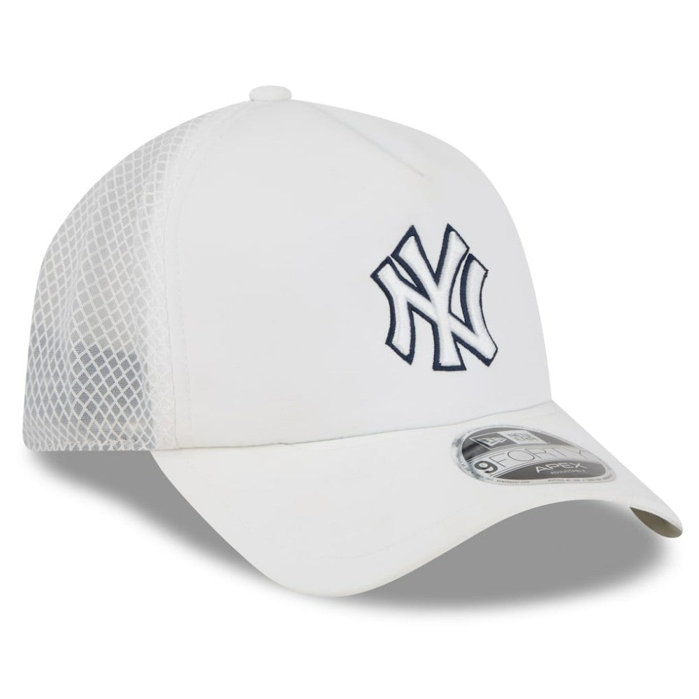 New York Yankees 2026 Batting Practice Apex 9FORTY Adjustable Trucker Hat - White | New Era
